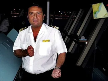 Капитанът на „Титаник 2”: Подхлъзнах се и паднах в спасителна лодка