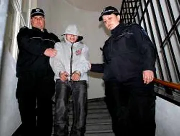 13 г. затвор за момиче, заклало приятелка