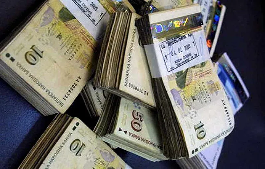 Спират държавни пари за общини