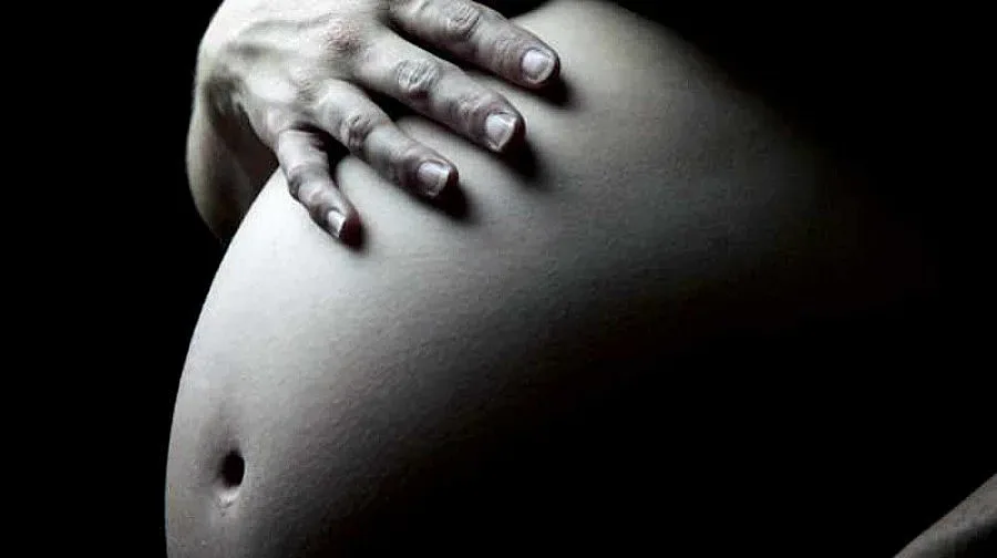 Гинеколози извадиха 6-килограмов тумор от бременна