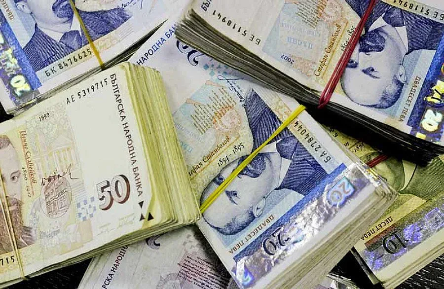 Данъчните събраха 700 млн. повече