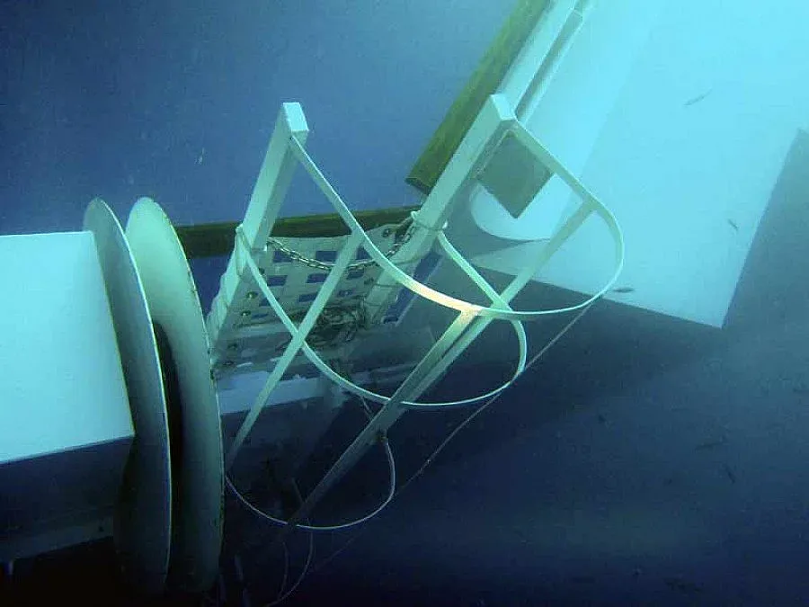 "Титаник" 2 потъвал с хита от филма "Титаник"