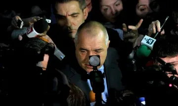 Бойко пита Меркел за мотриси и фермери