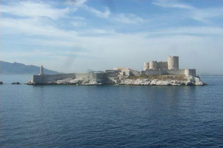 Стотици хиляди плъхове нападнаха о-в Монтекристо