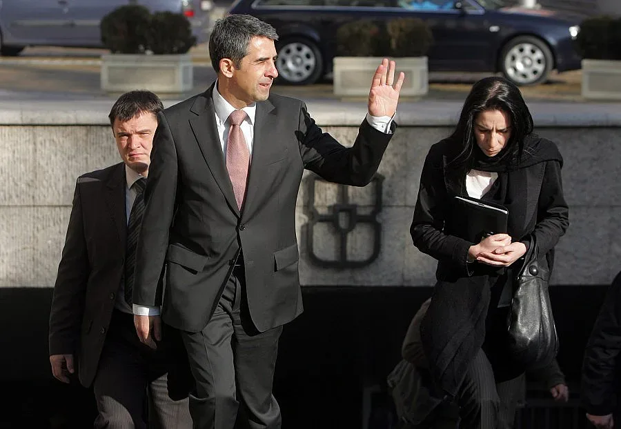 Плевнелиев: Без случайни хора за посланици