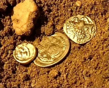 Младеж уби баба за жълтици