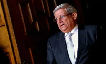 Военният министър става хаджия