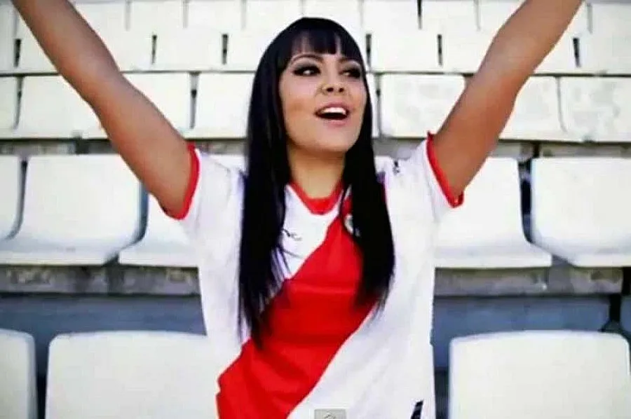 Сексбомба пълни стадион