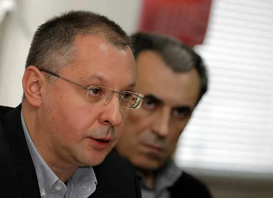 ПЕС спасява поста на Сергей