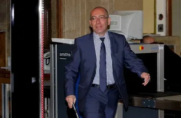 Министърът нарече "глупава" наредбата за лекарствата