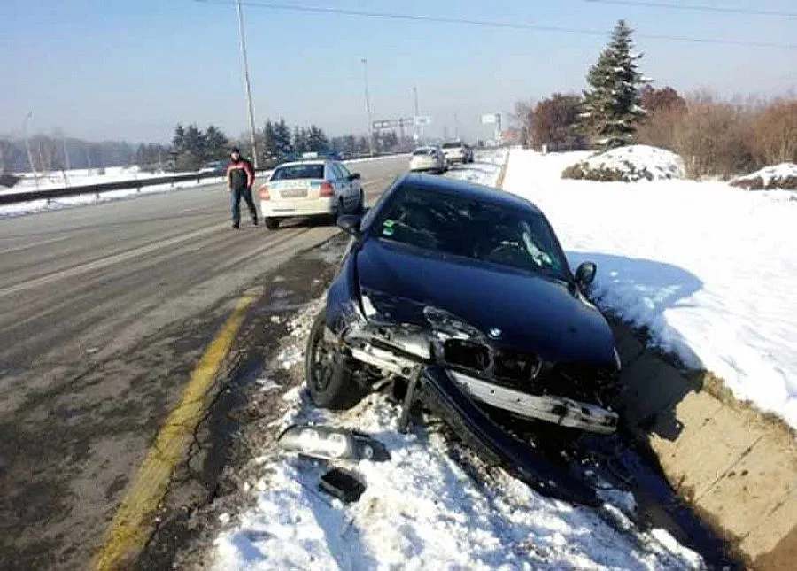 Пътищата в страната: 11 катастрофи с 12 ранени 