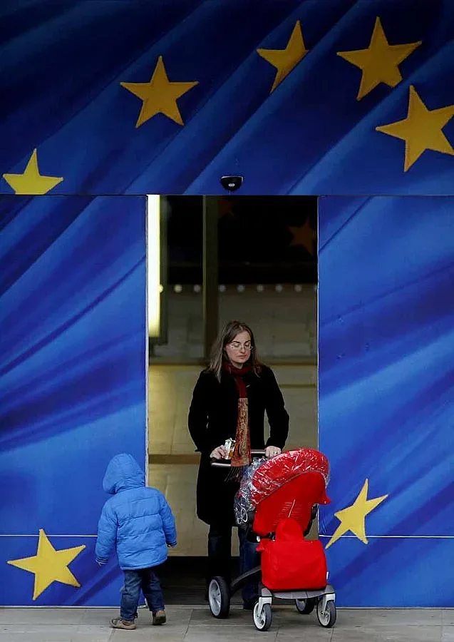 ЕС допуска по-голям дефицит при рецесия