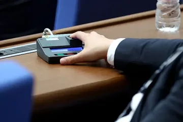 И Димитър Николов напуска ПГ на ДПС