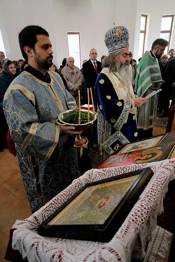 Митрополитът с линкълна става строител 