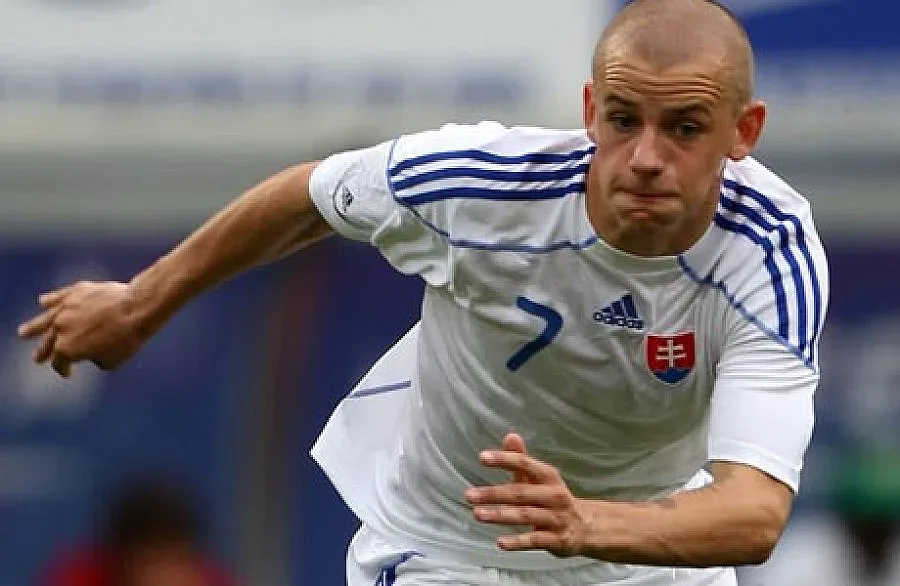 Биячи с бухалки събличат звезда на "Еспаньол"