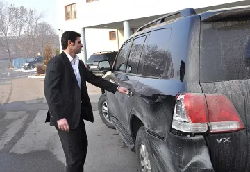 Гонзо яхна прокълната кола