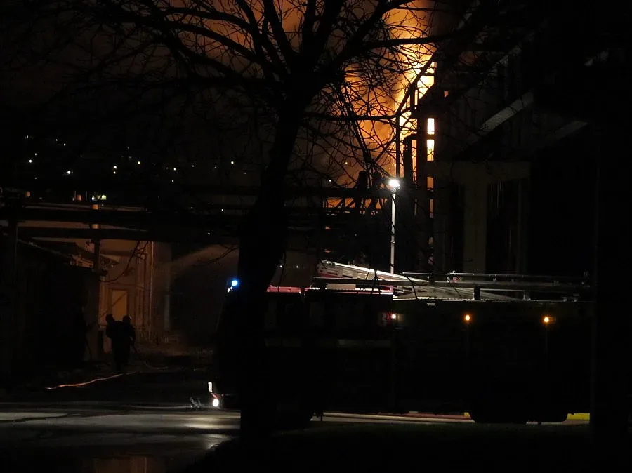 Огнен ад в завод за бои в Русе (ВИДЕО)