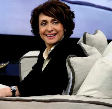 Хубавото Наде се врича в родопска носия