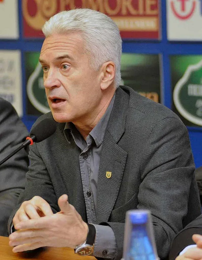 Волен Сидеров си търси партийната каса