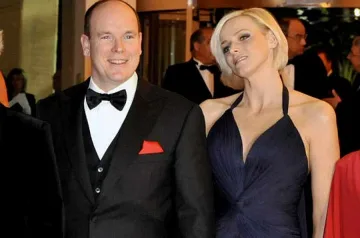 Дедо Пене кани на момини гърди Албер II