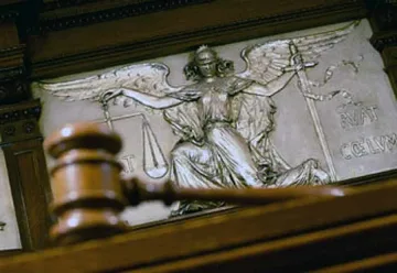 Пощаджията-банкер застава пред Темида за 140 бона