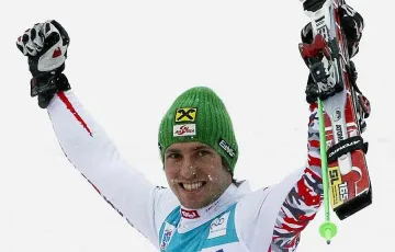 Хиршер затвори седмицата с три победи