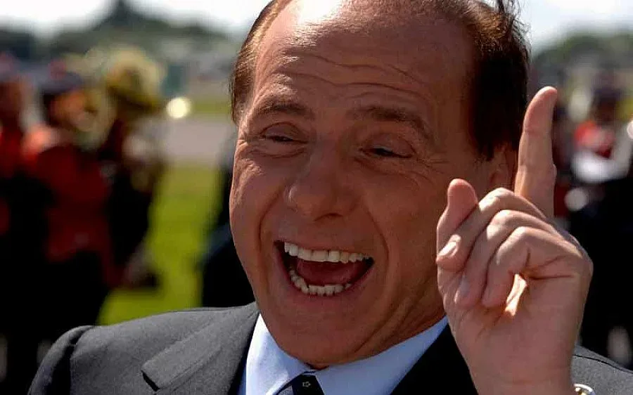 Берлускони хлътна по колумбийска актриса