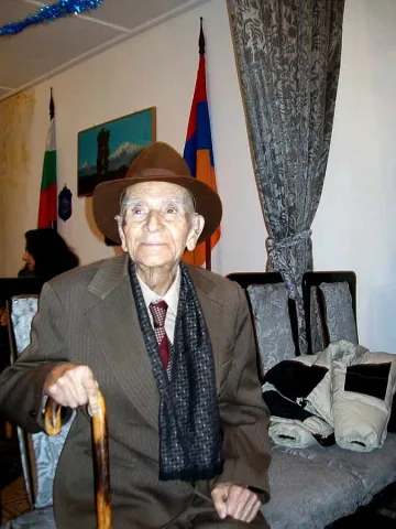 С козе мляко и мастичка обущар чукна 100 години