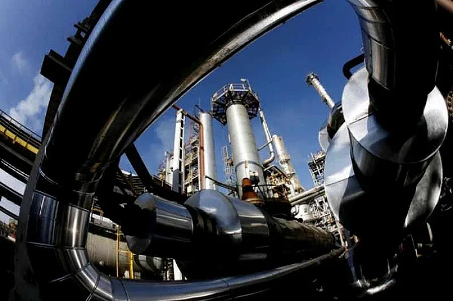 Връщат лиценза на "Лукойл Нефтохим"