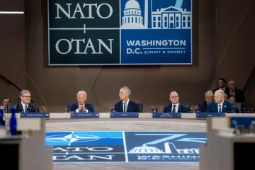 НАТО застана твърдо зад Украйна, размаха пръст на Русия и Китай