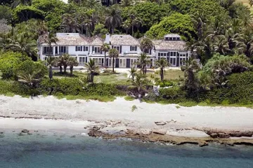 Бившата на Тайгър Уудс срути къща за $12 млн.