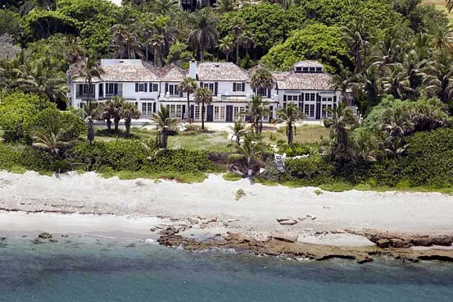 Бившата на Тайгър Уудс срути къща за $12 млн.