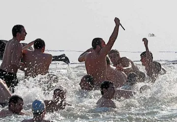 Честито Богоявление! 150 000 именяци празнуват