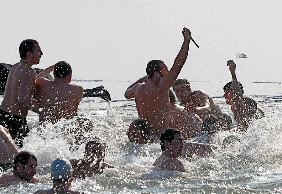 Честито Богоявление! 150 000 именяци празнуват