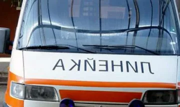 Бият полицай с бухалки за засечка на пътя