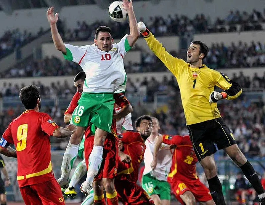 Грандовете на Букурещ на опашка за Живко Миланов