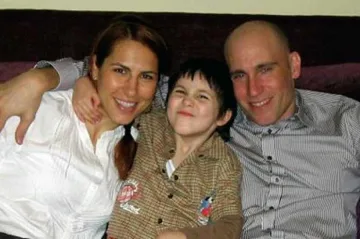 Гери Брънзова роди близнаци