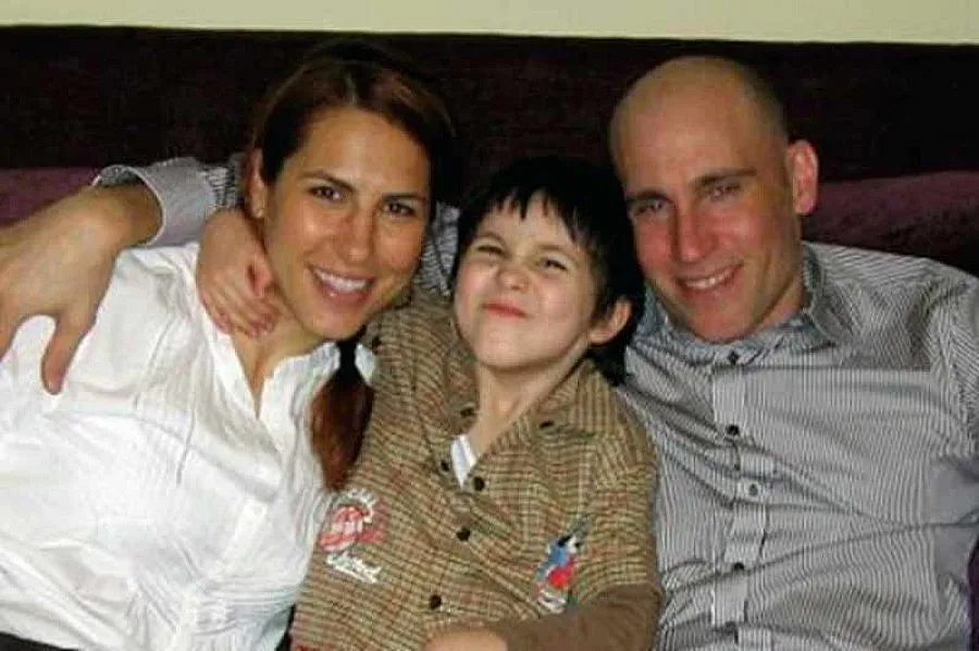 Гери Брънзова роди близнаци