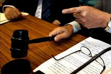 92 г. затвор за 9 роми, убили пазач на череши