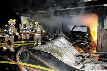 Казанлък и Бургас осъмнаха със запалени коли