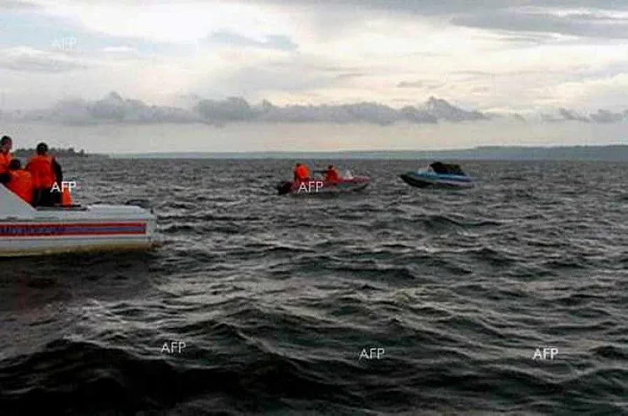 Прехвърлиха екипажа на авариралия кораб "Ирина" на борда  "Татарстан"