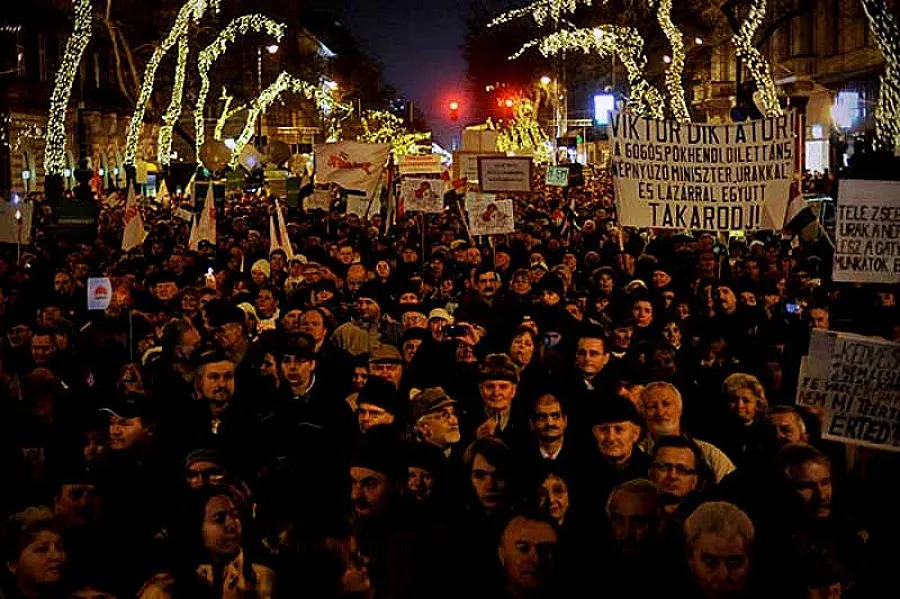 ЕК плаши Унгария заради конституцията й