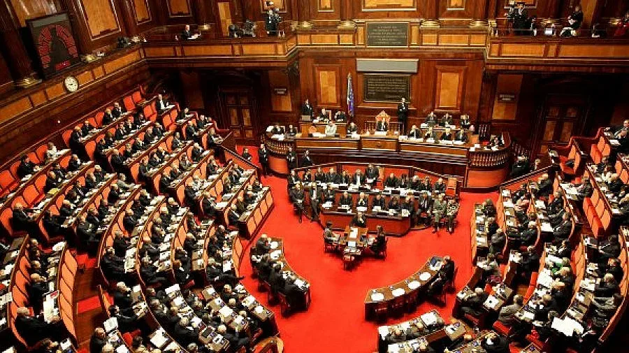 16 хиляди евро на месец вземат италианските депутати