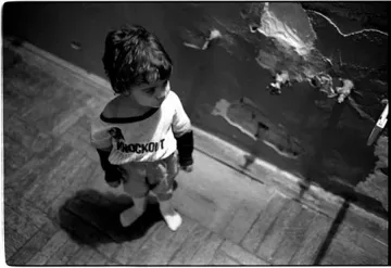 Майка изостави децата си навръх Нова година 