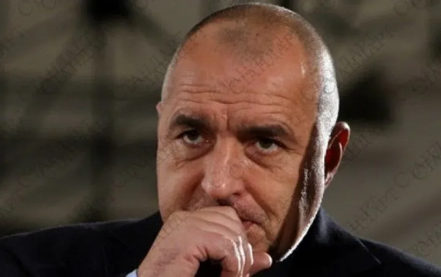 Бойко посрещна 2012 г. в кабинета си с боксьори 