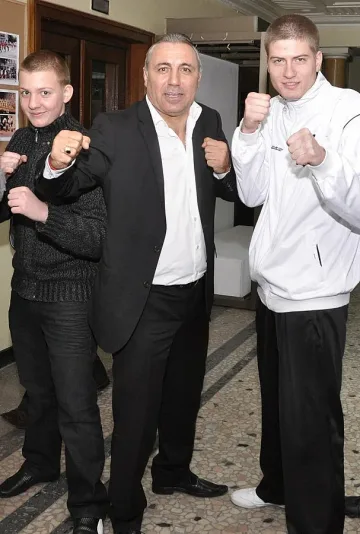 Стоичков си води помощник от ЮАР в "Литекс"