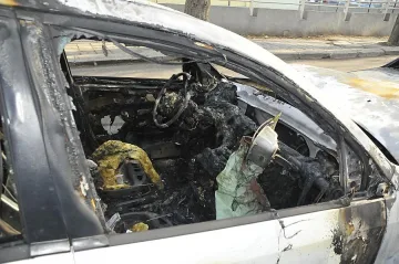 Нова епидемия: Горят коли от Перник до Бургас