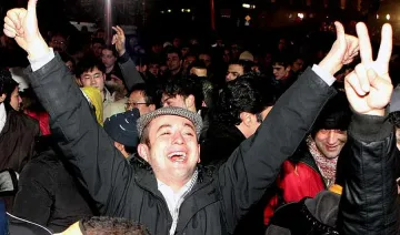 ЗА ЧНГ: Вино и певци без пари