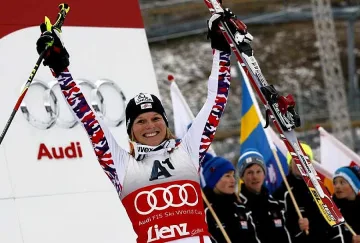 Марлиз Шилд не се спира да мачка в слалома