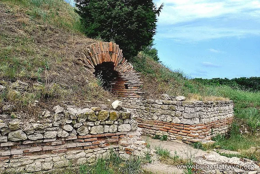 Поморие иска гробница на 19 века